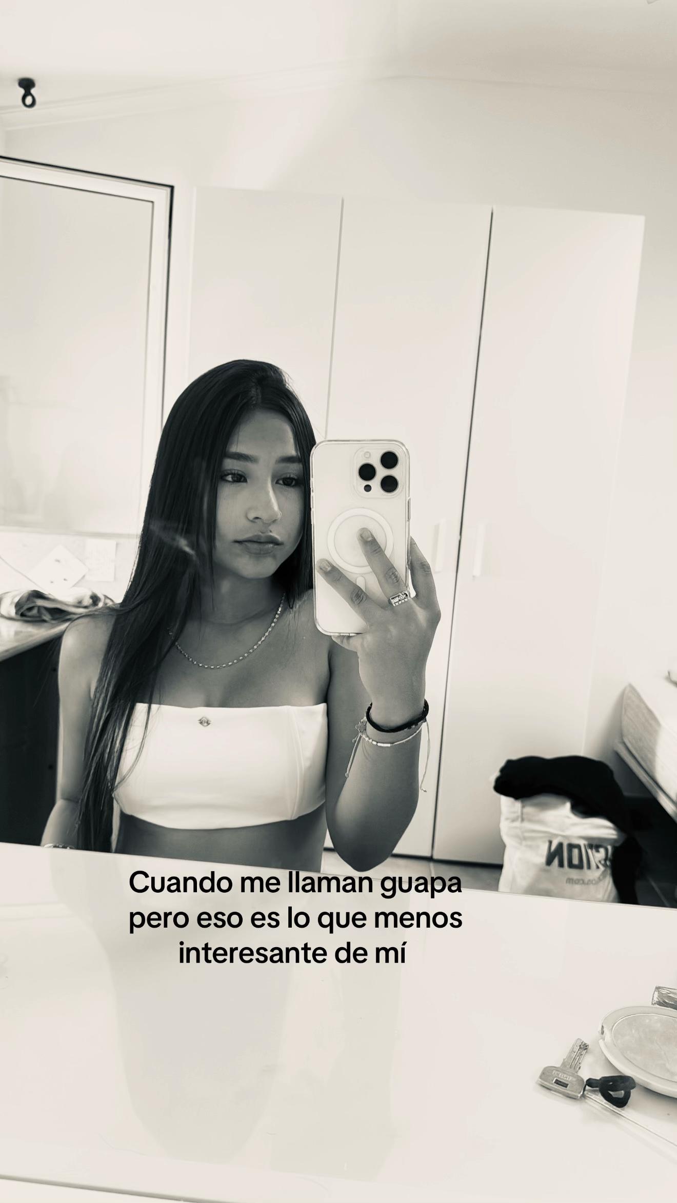 @ᥫ᭡.