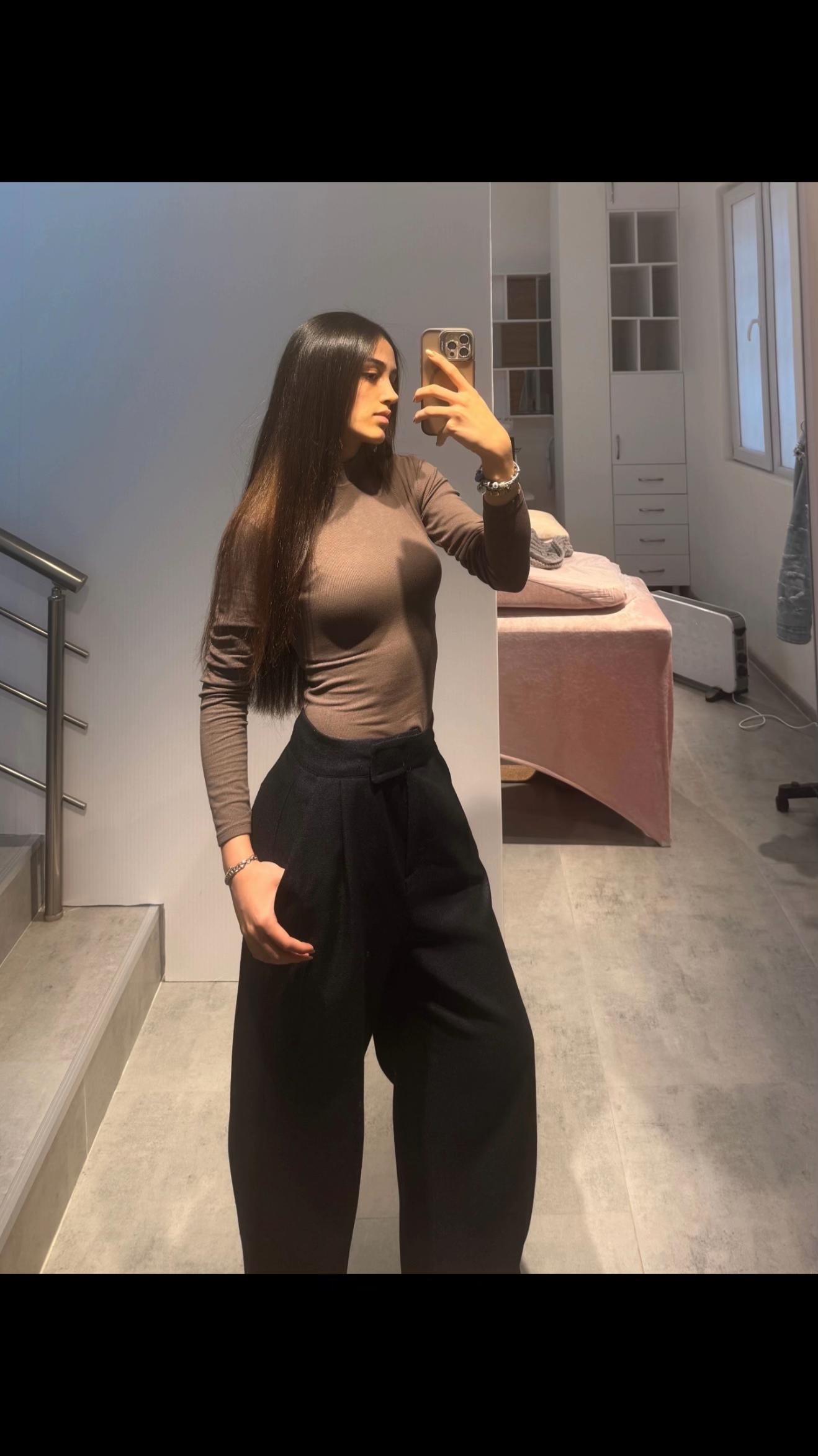 @whoishvn