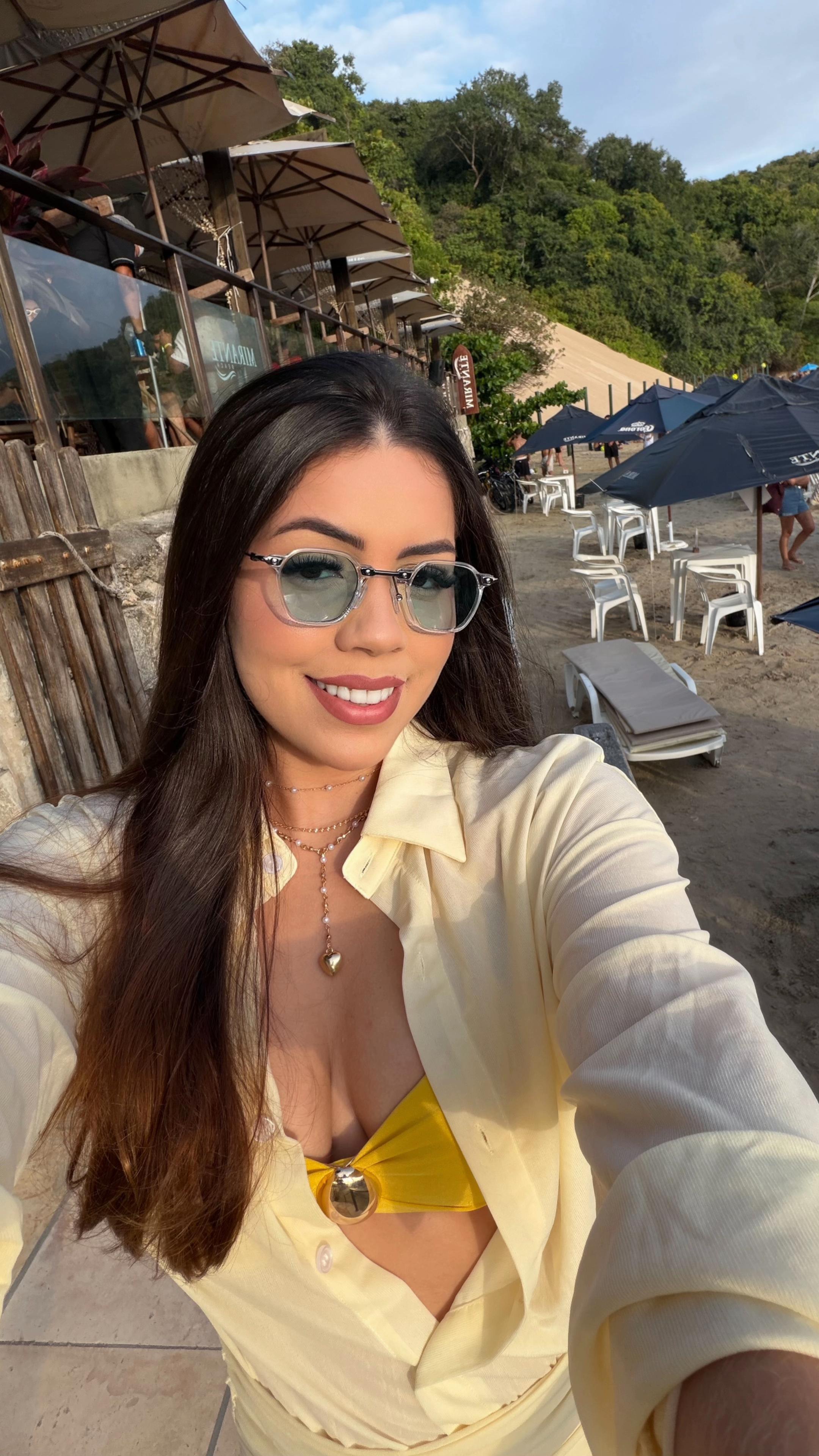 @Ceci Karolyne