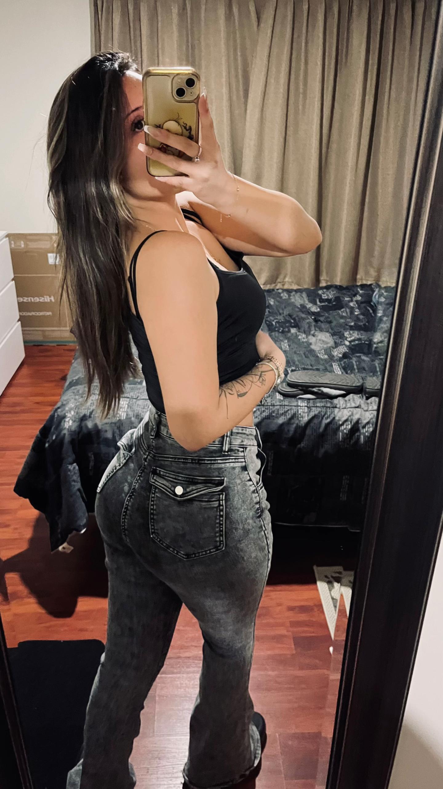 @𝑒𝒻𝑒𝑒𝓁𝑒.𝑒🎀