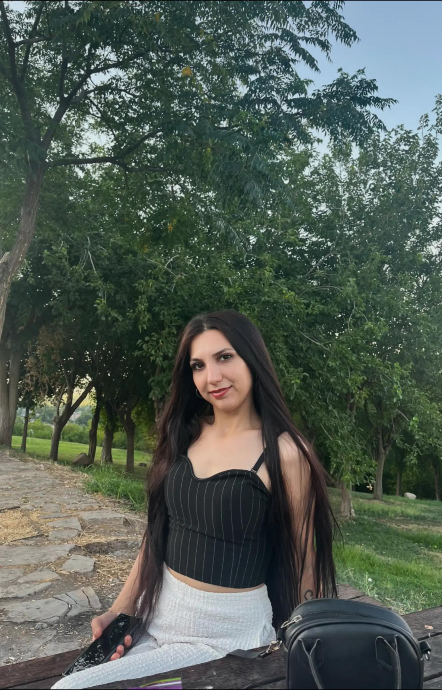 @ℰ
