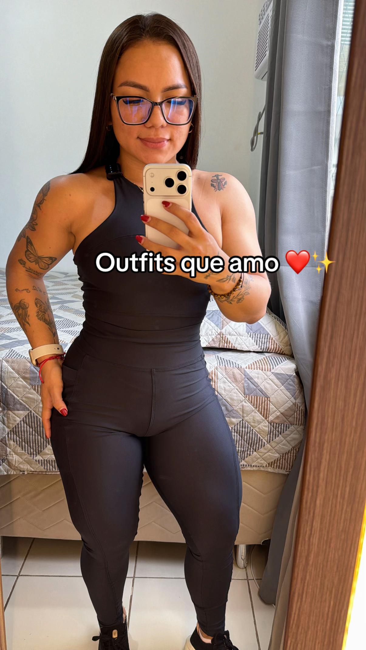 @lari19980_