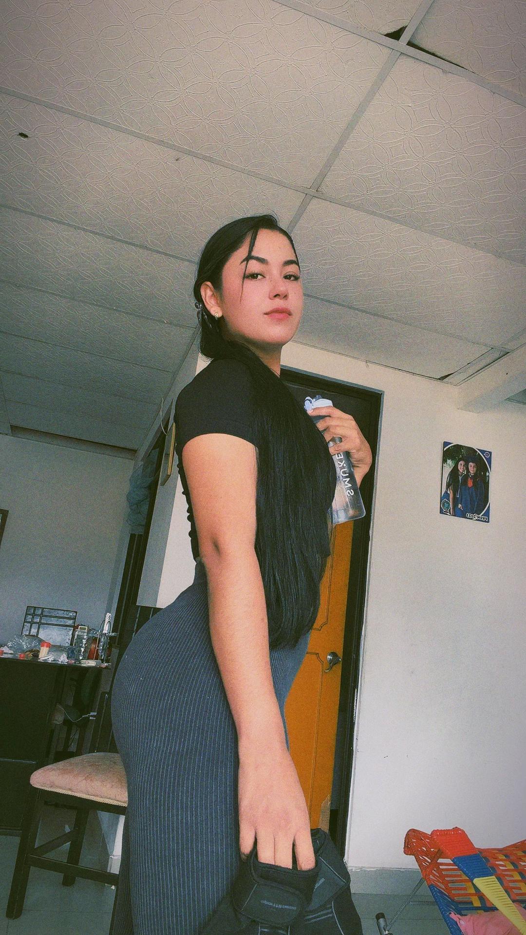 @YINITA ROX 🌸