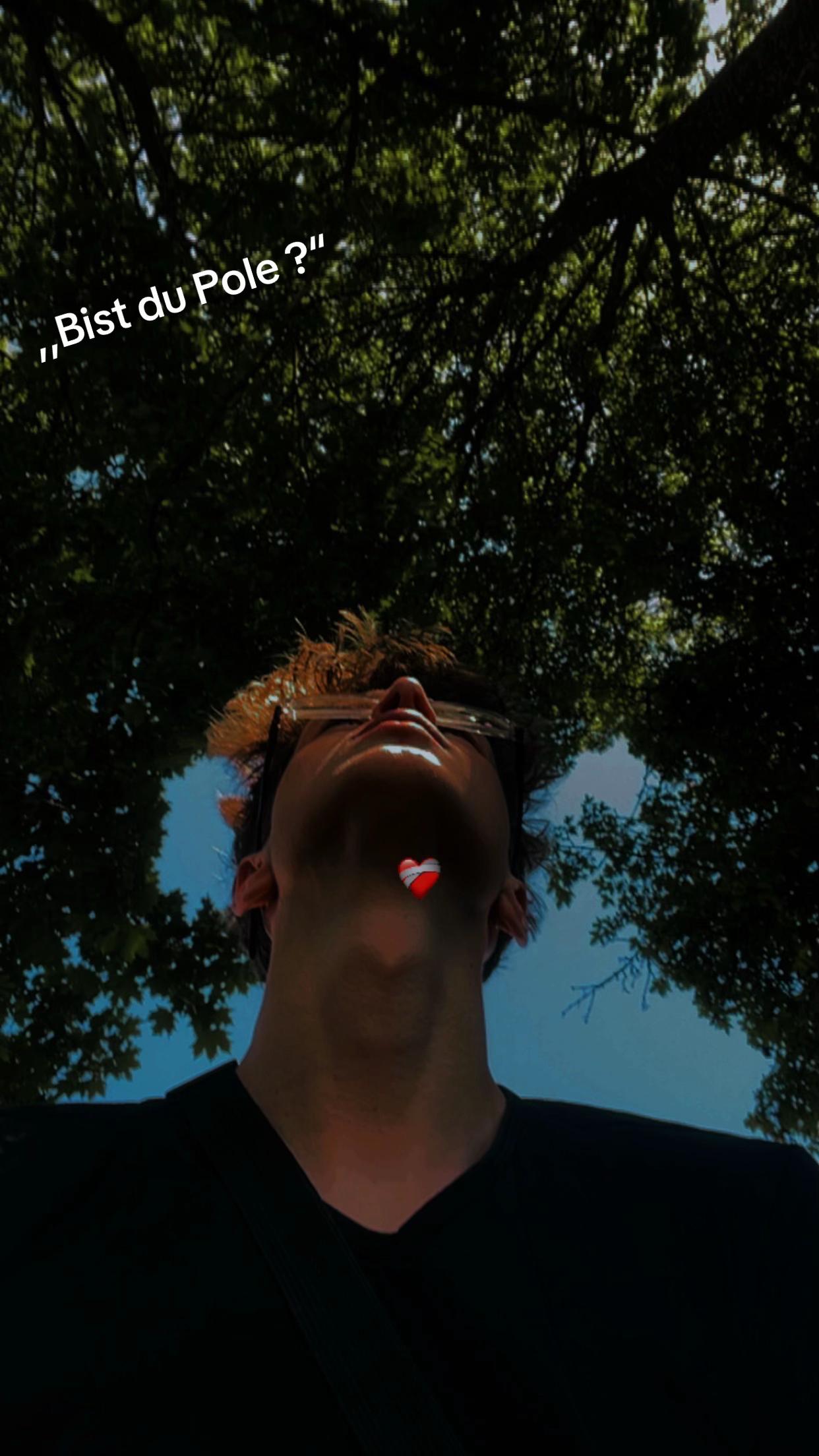 @👻