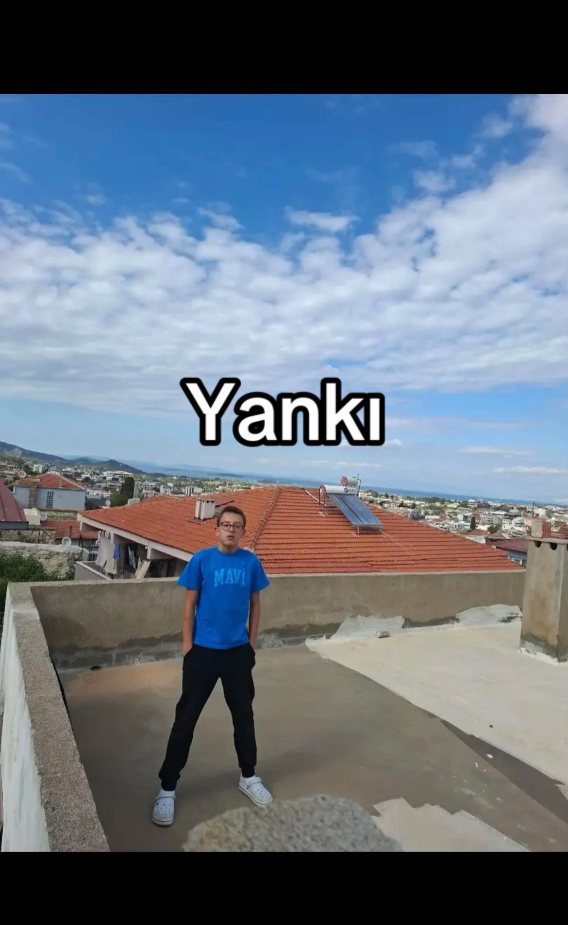 @urla gençlik kapışıyor