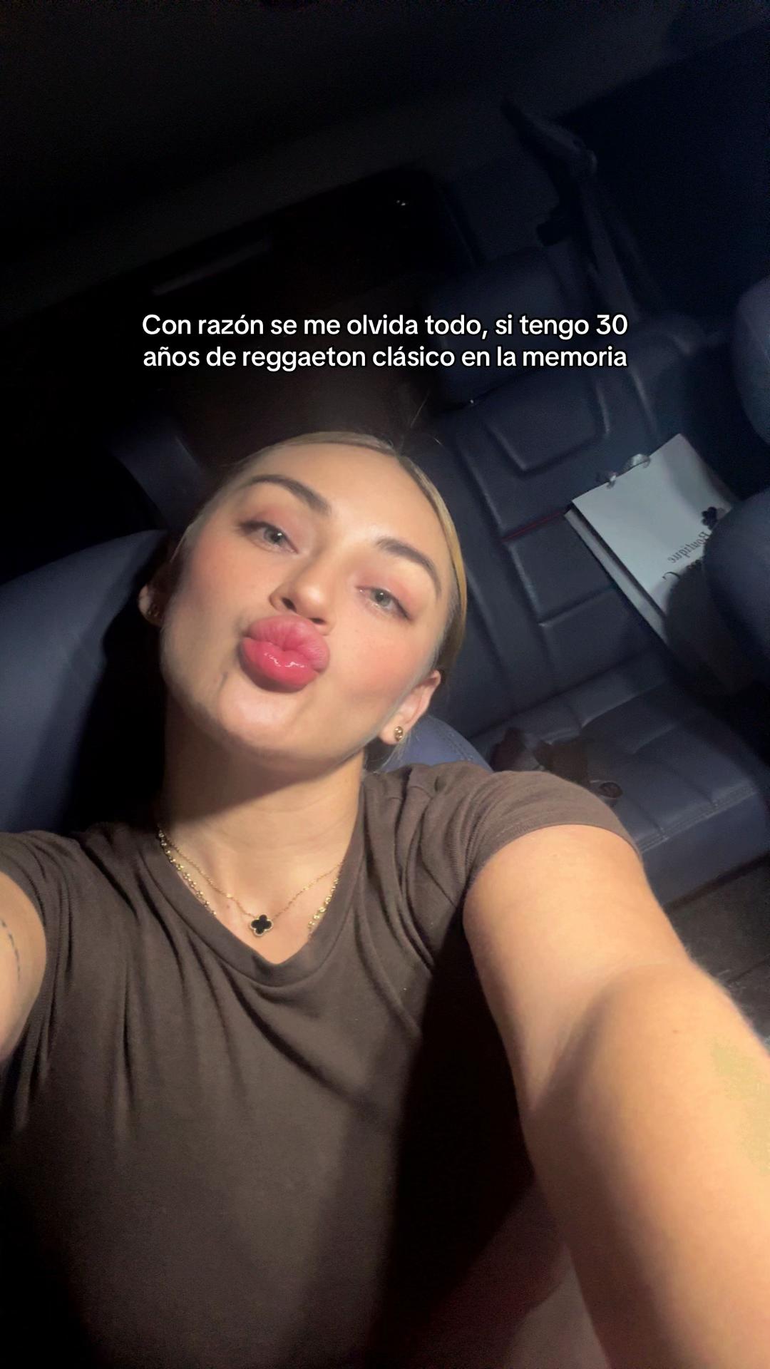 @Angie Prada