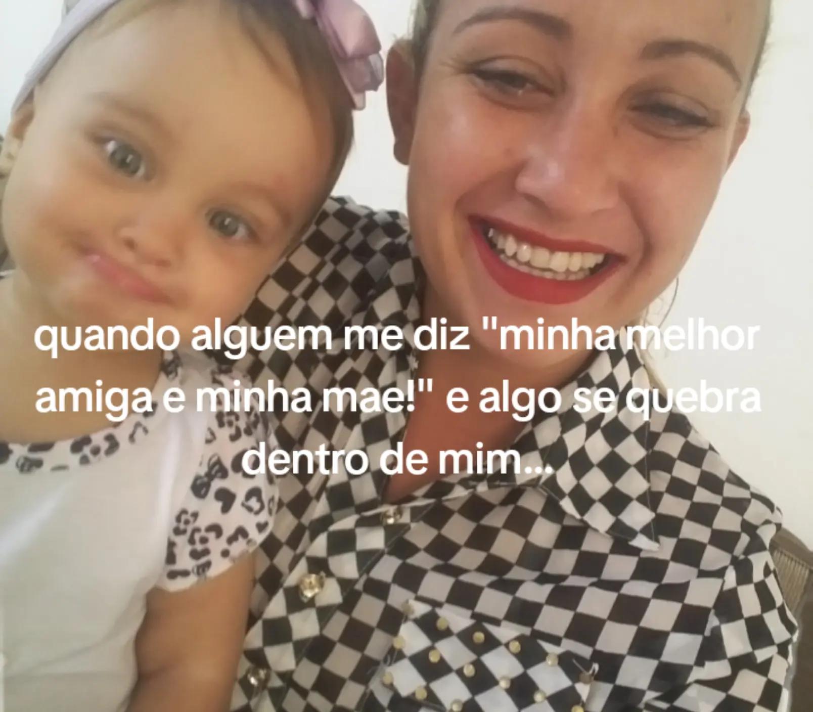 @bah_ &eacute; a tina amore 🤟🤍🤏