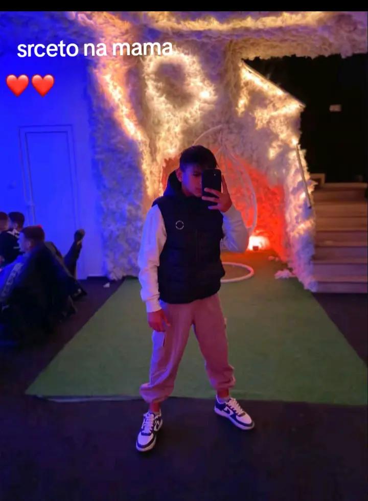 @Sara kire kirilovi