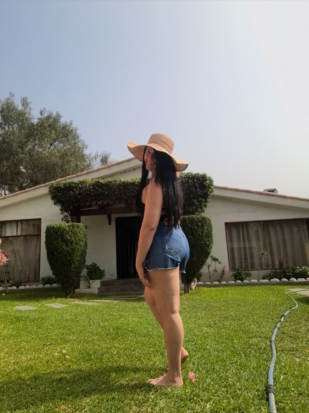 @Leonela