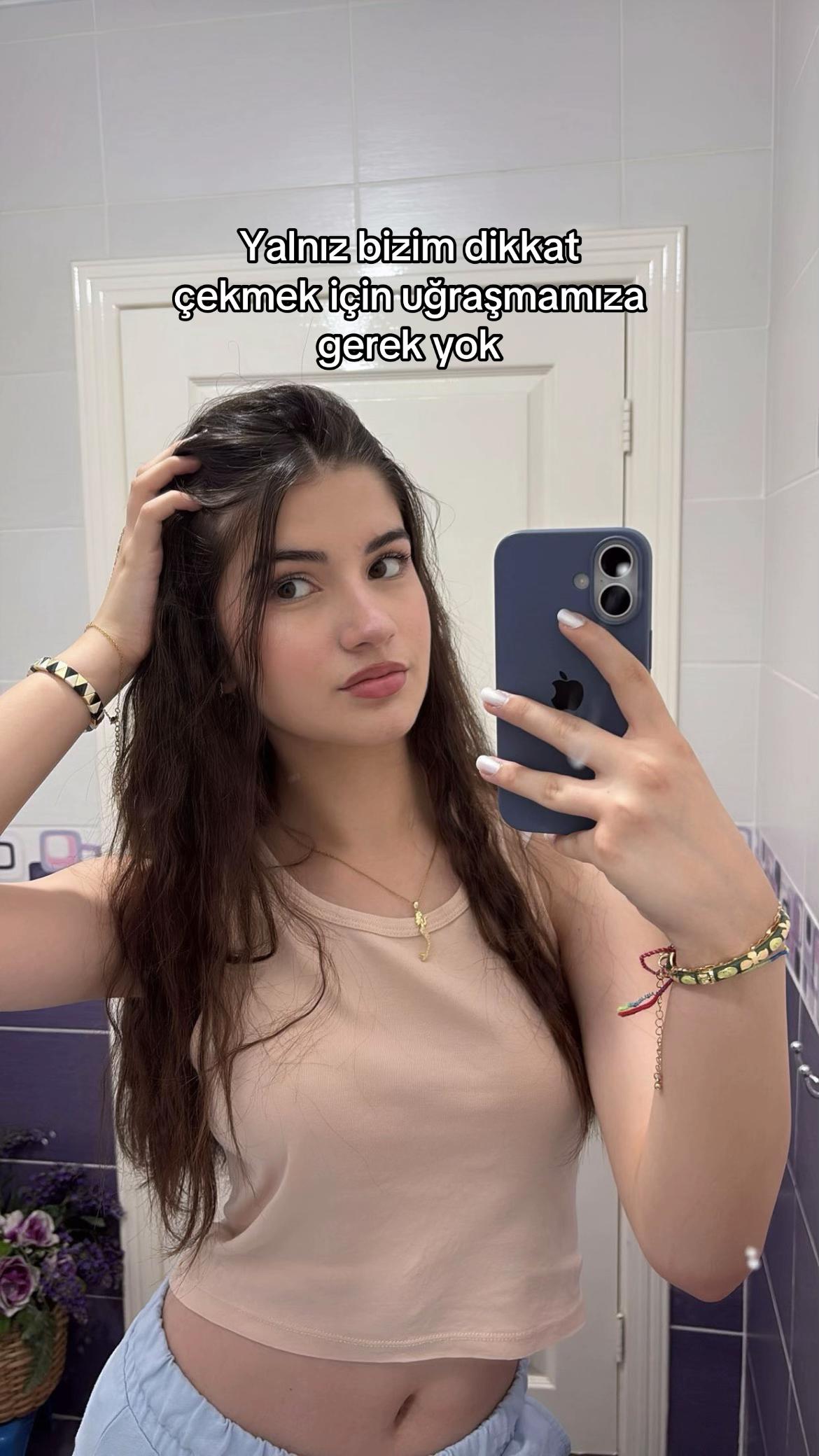 @Zehra🪽