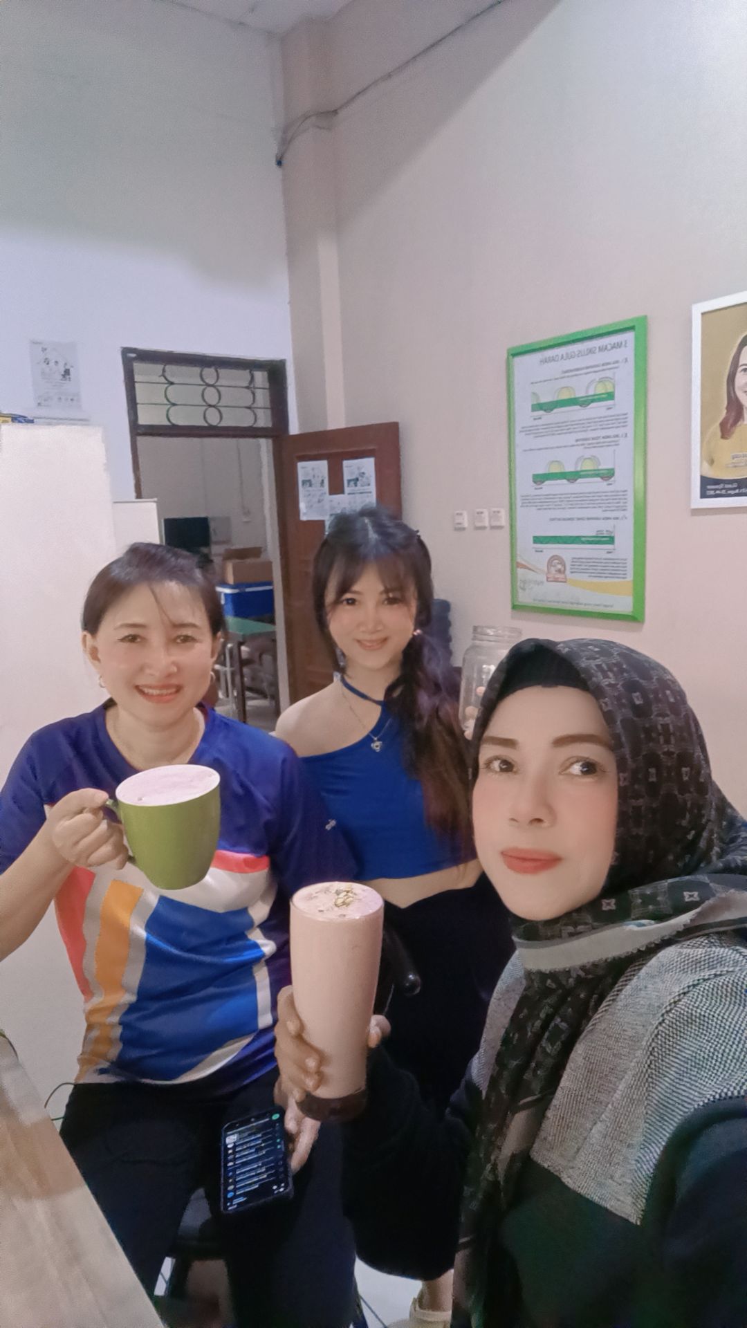 @Mom Ghani
