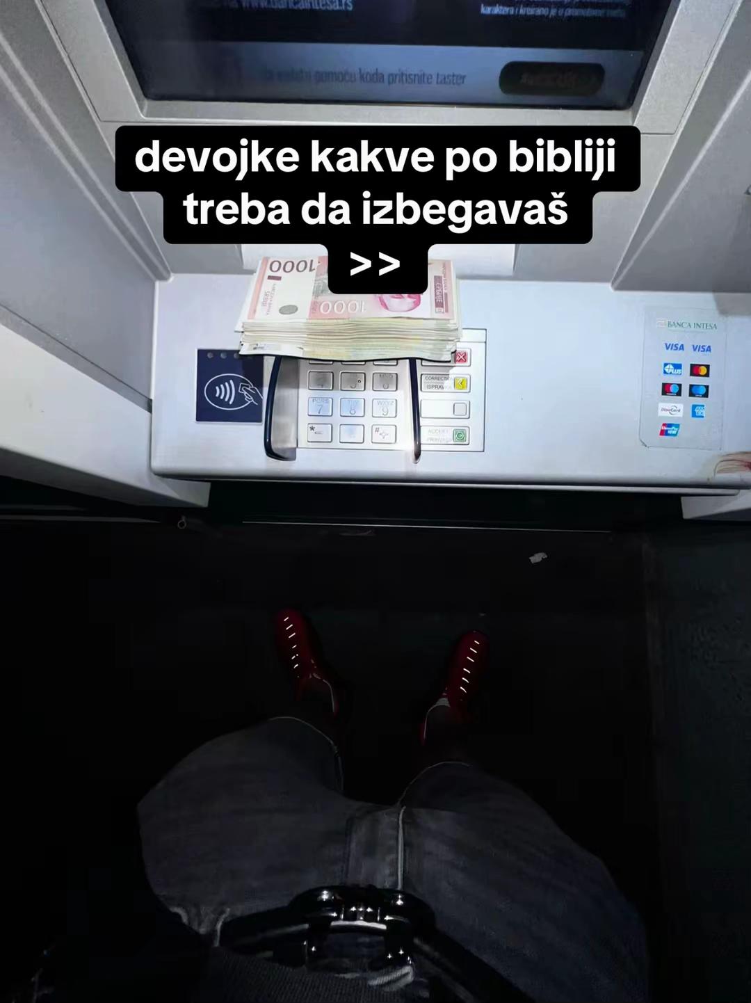 @V U K