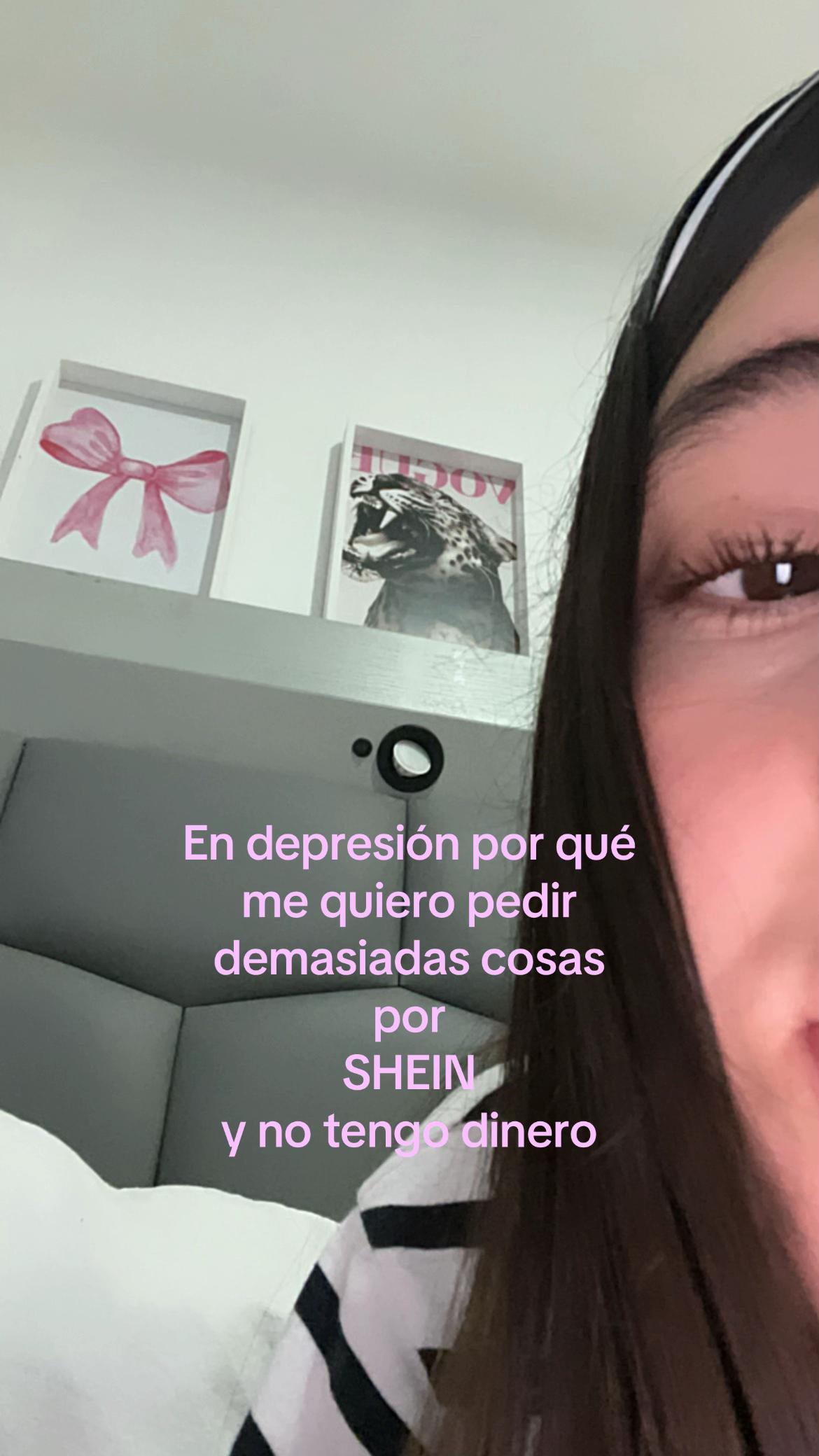 @•
