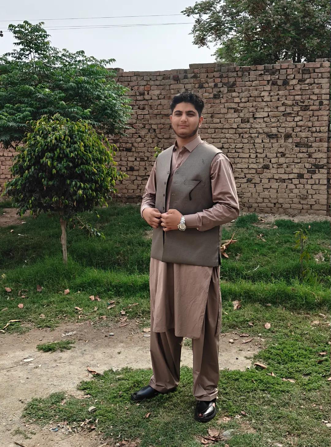 @MALAK TALHA🫧