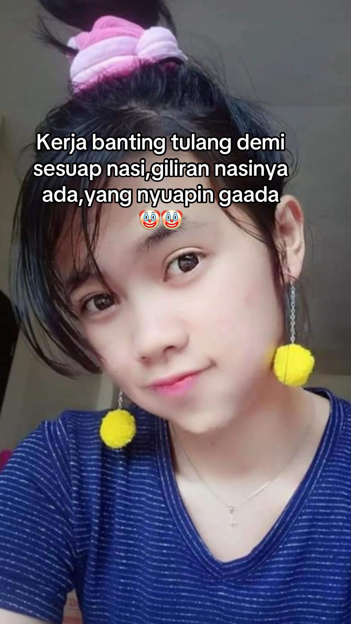 @Bidannya Suka Kuning 💛😗