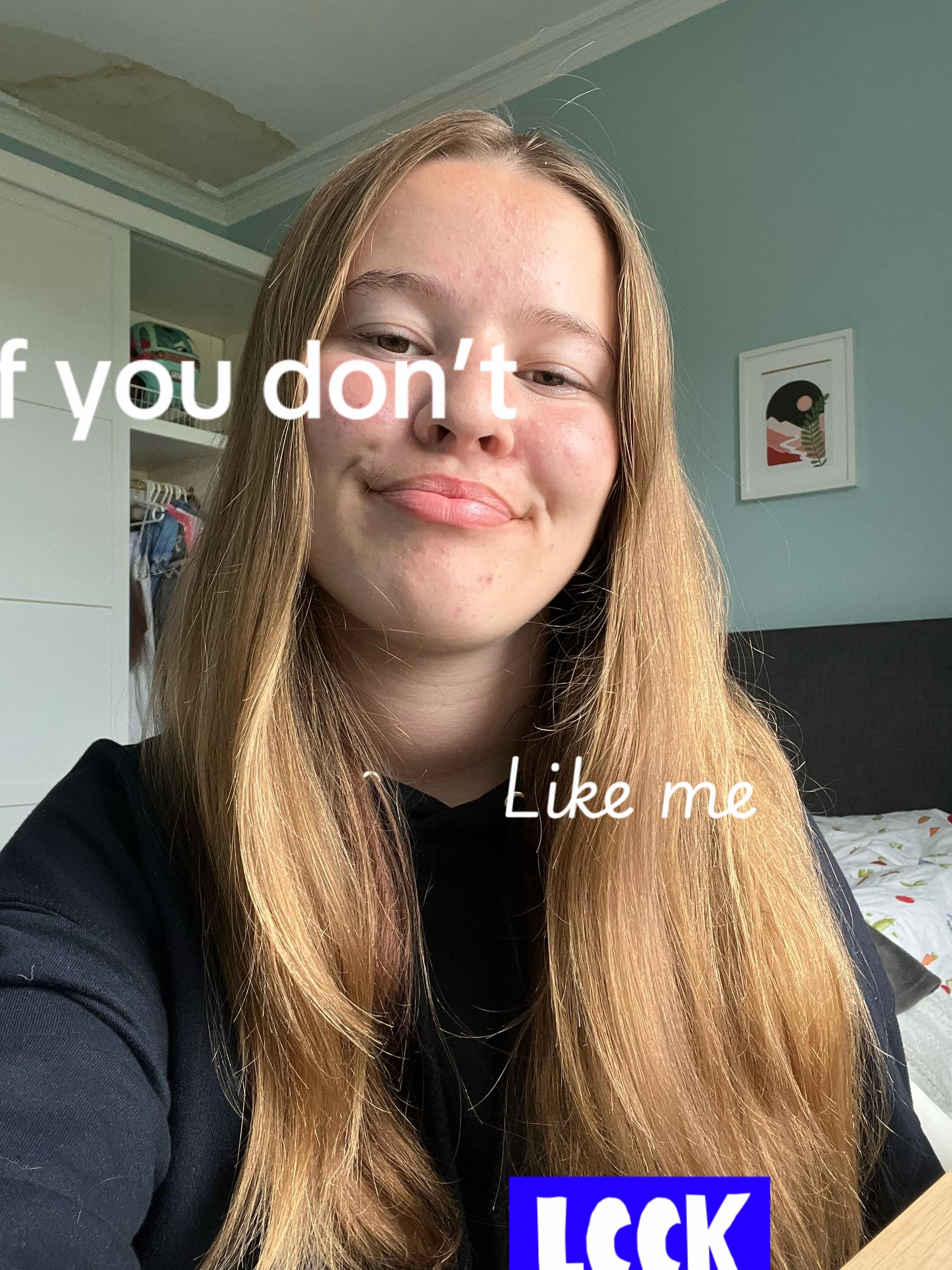 @Elodie
