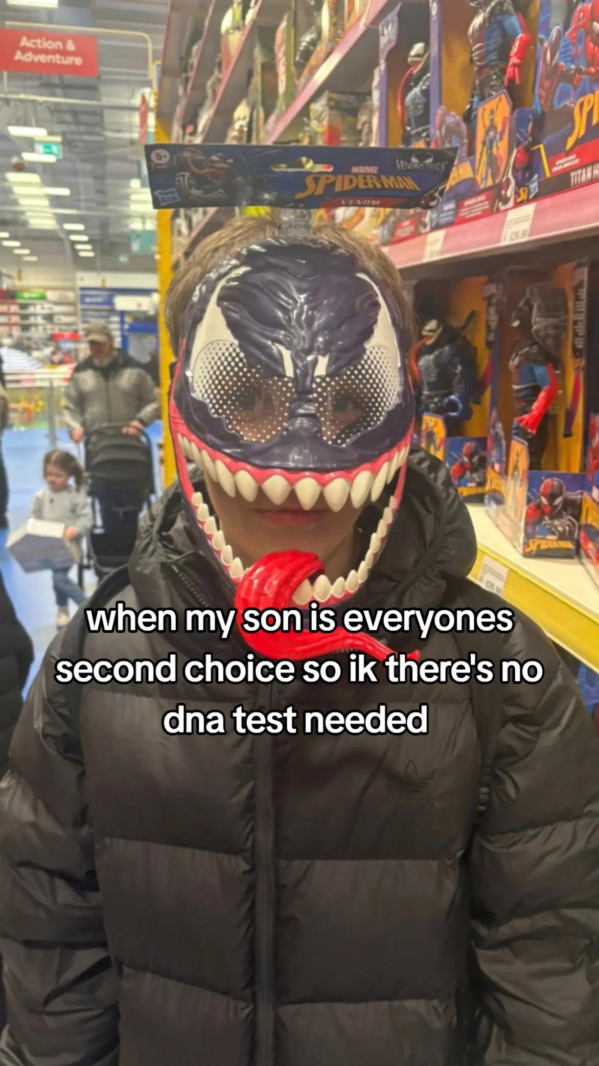 @⃟