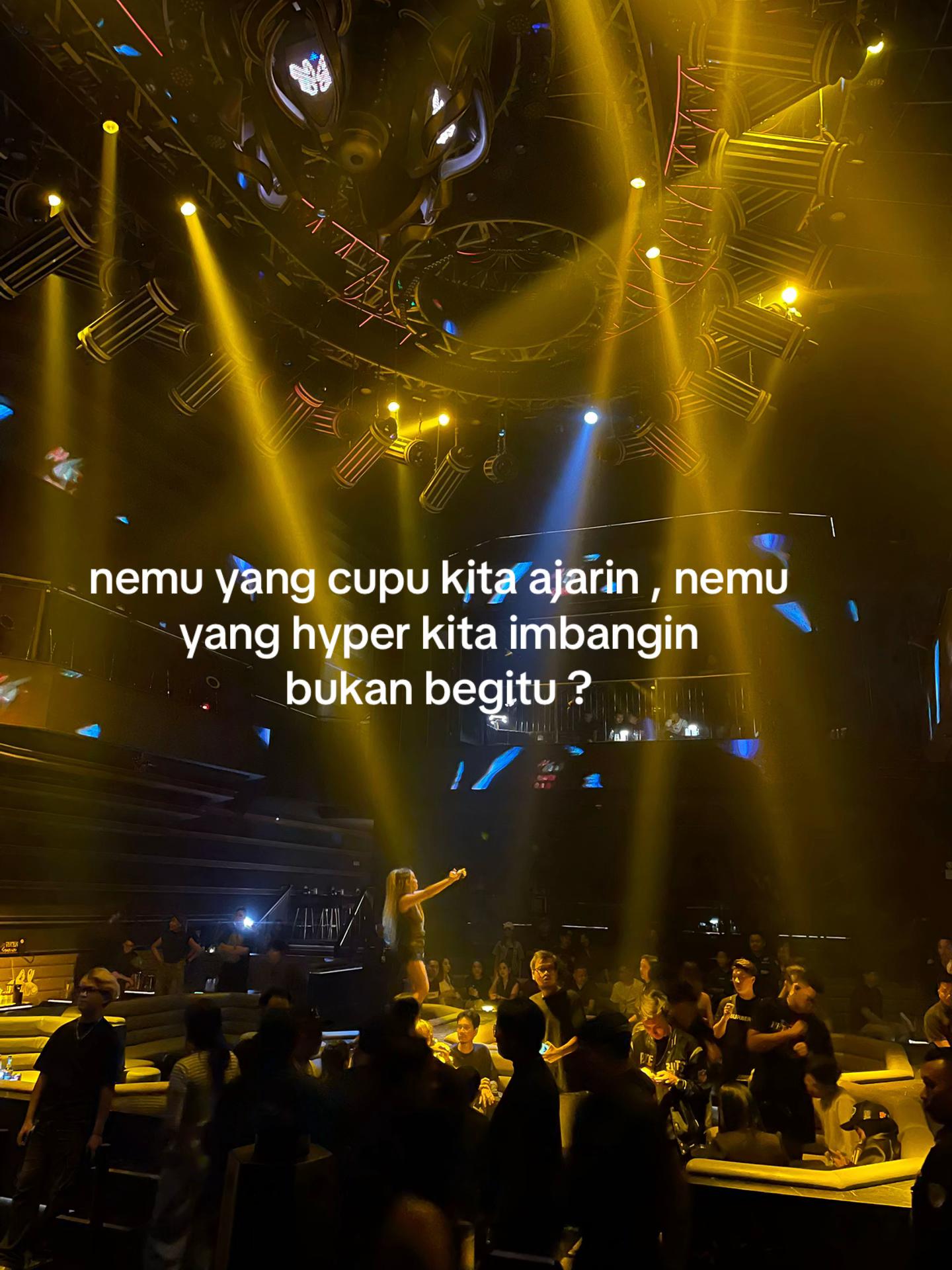 @˚⋆𐙚。indri putri𖦹.ᡣ𐭩˚˚