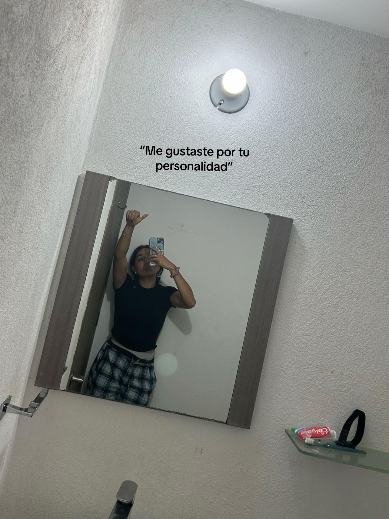 @Zurdita