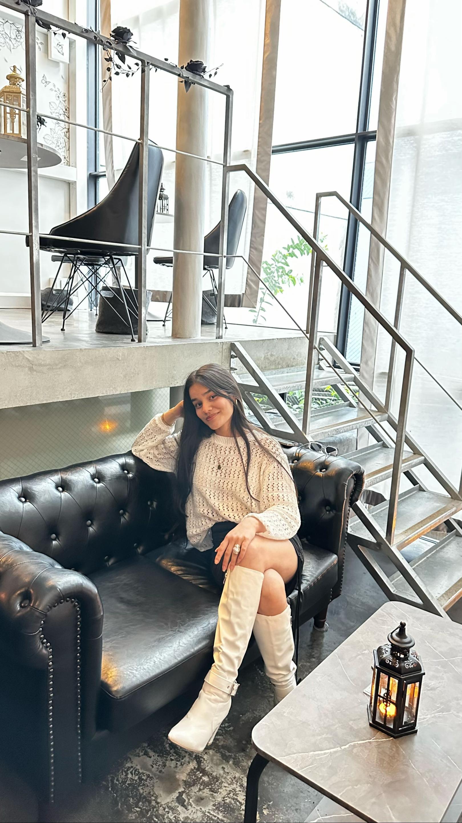 @Sneha🧿