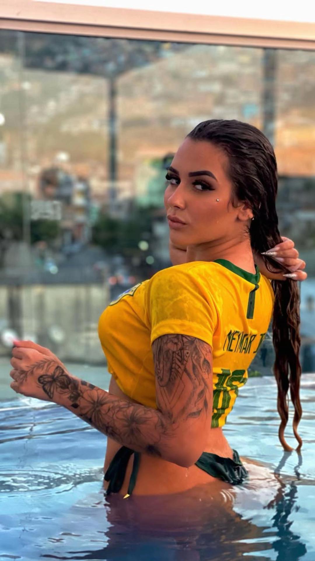@Lara Emanuelle