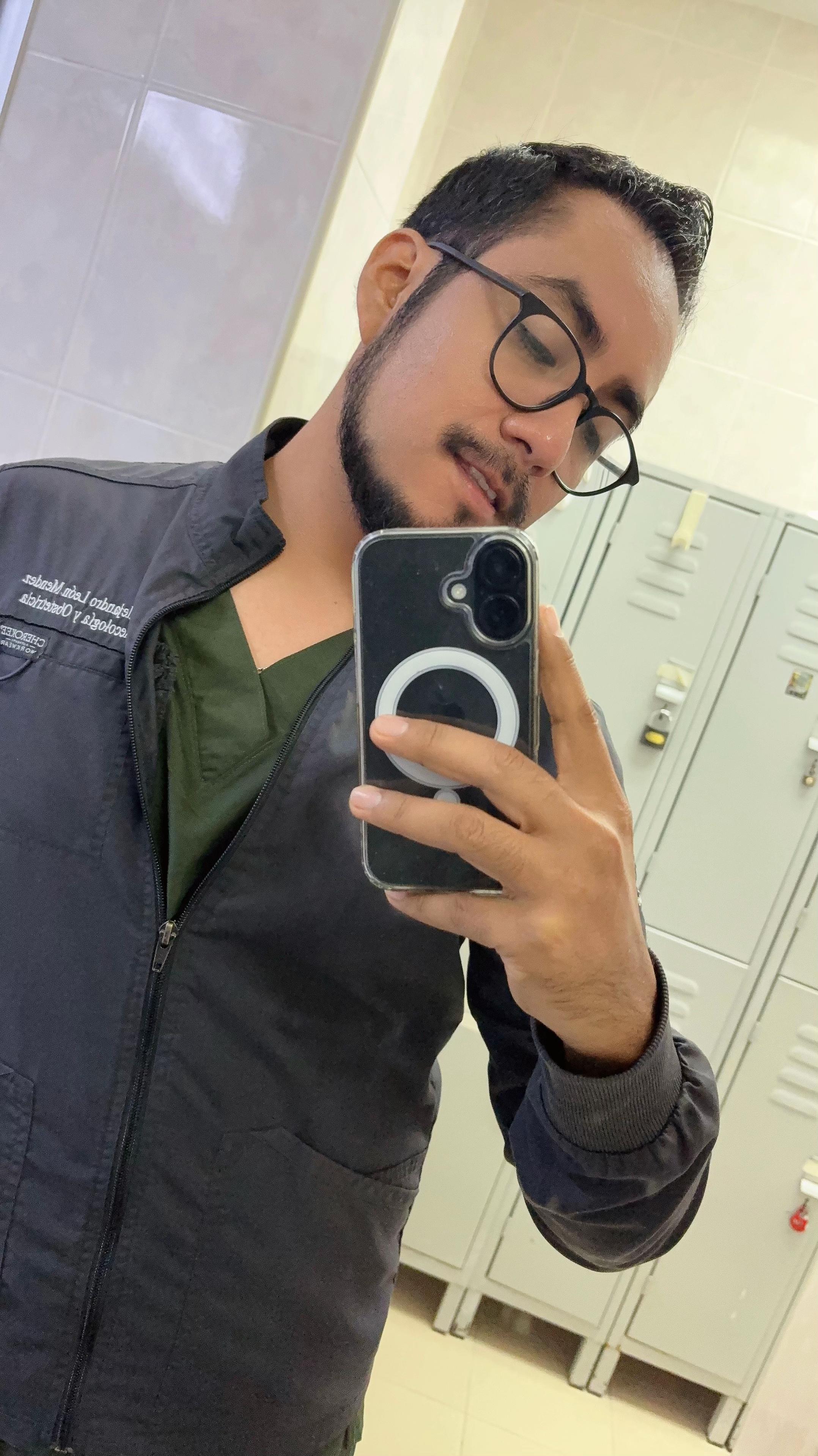 @Dr.Alejandro_Leon