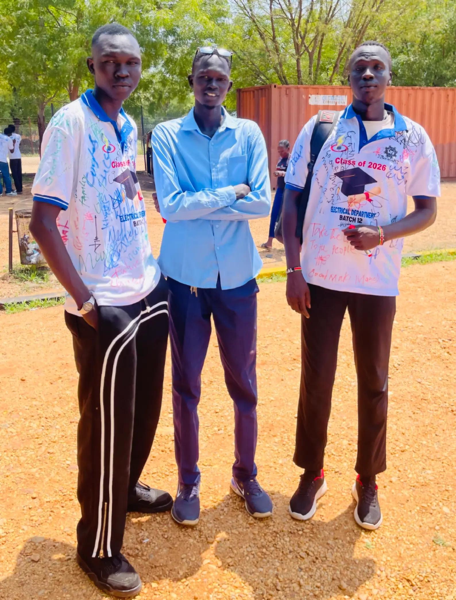 @Thiak Ayuen 🇸🇸
