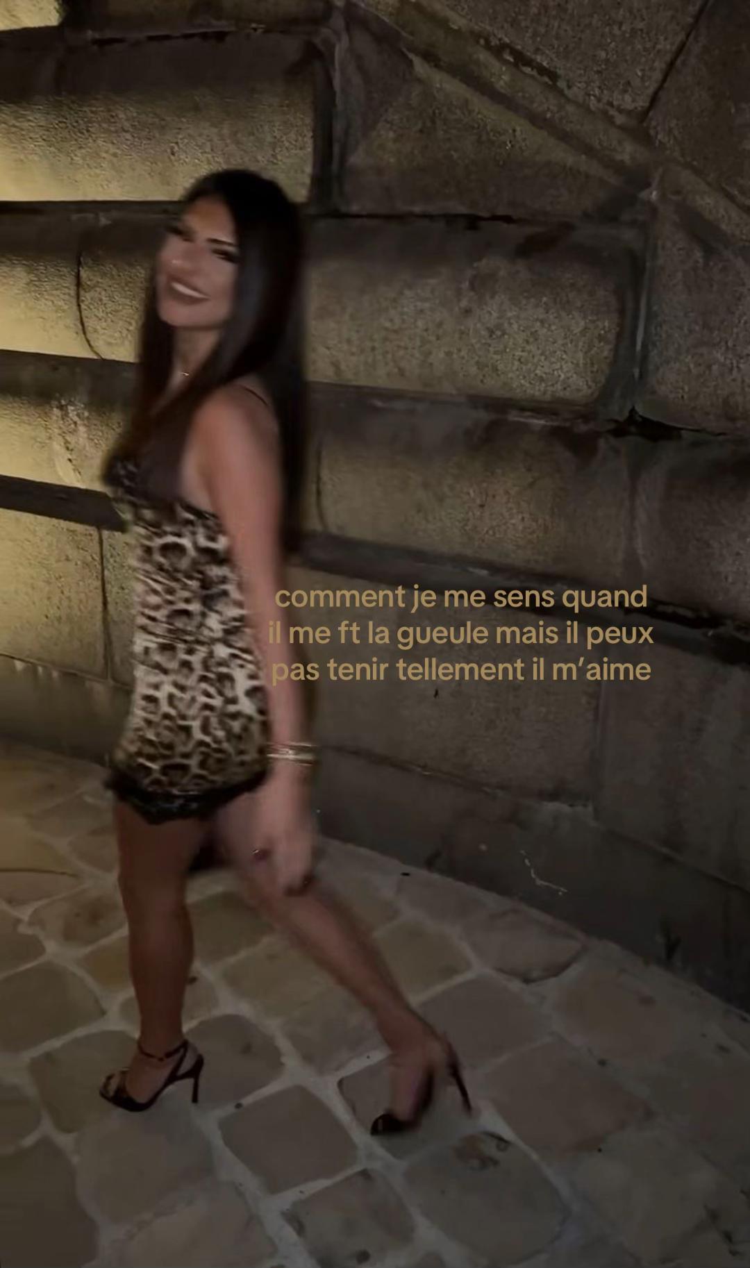 @𝒲
