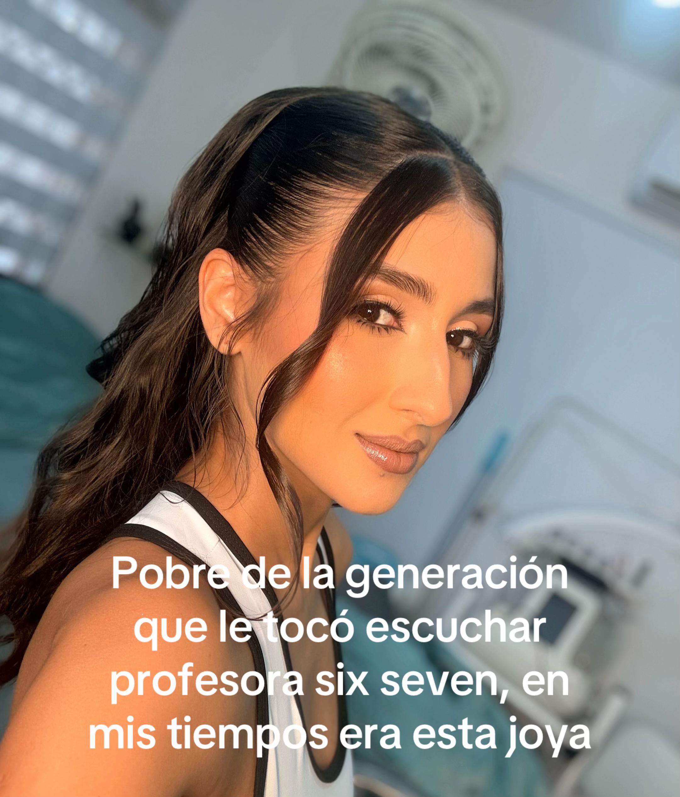 @angelicamrr27 / UGC