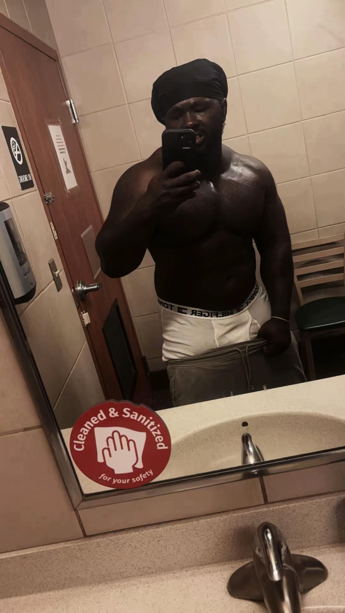 @CyiereThaGorillaTrucka🦍