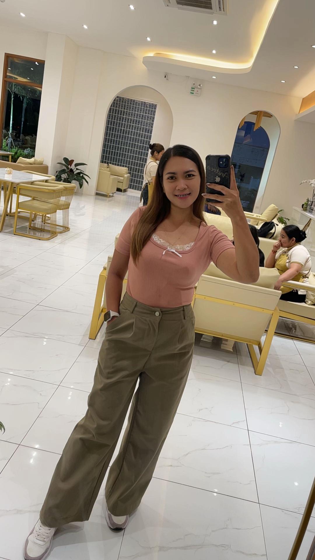 @𝑨𝒏𝒅𝒚💎🌻🦋👩🏼&zwj;🏫