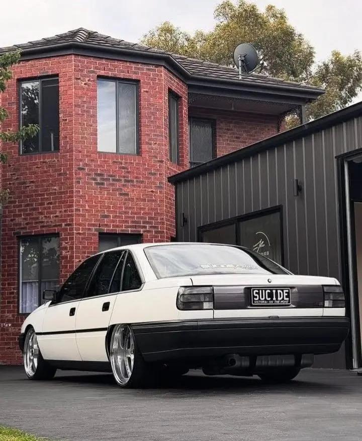 @emzcalais