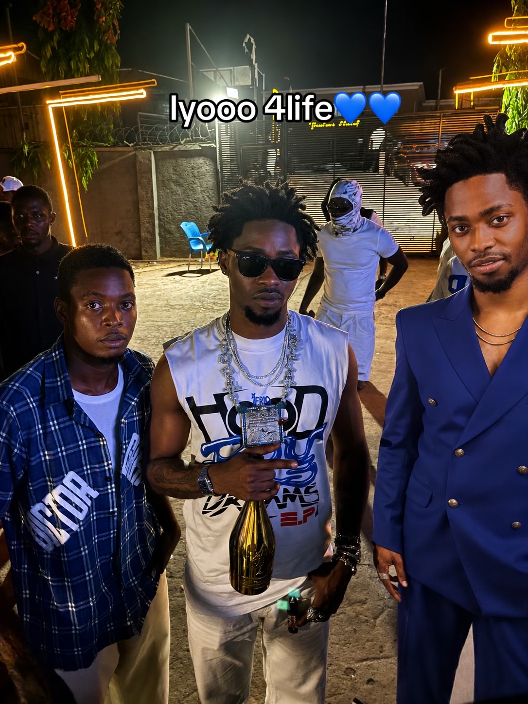 @Victor Graphics and Frames 🖼️