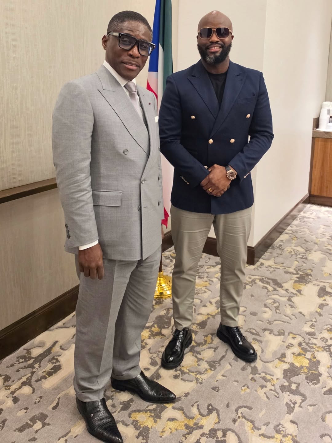 @🇨🇩🇿🇦🇻🇳🇫🇷🇨🇦