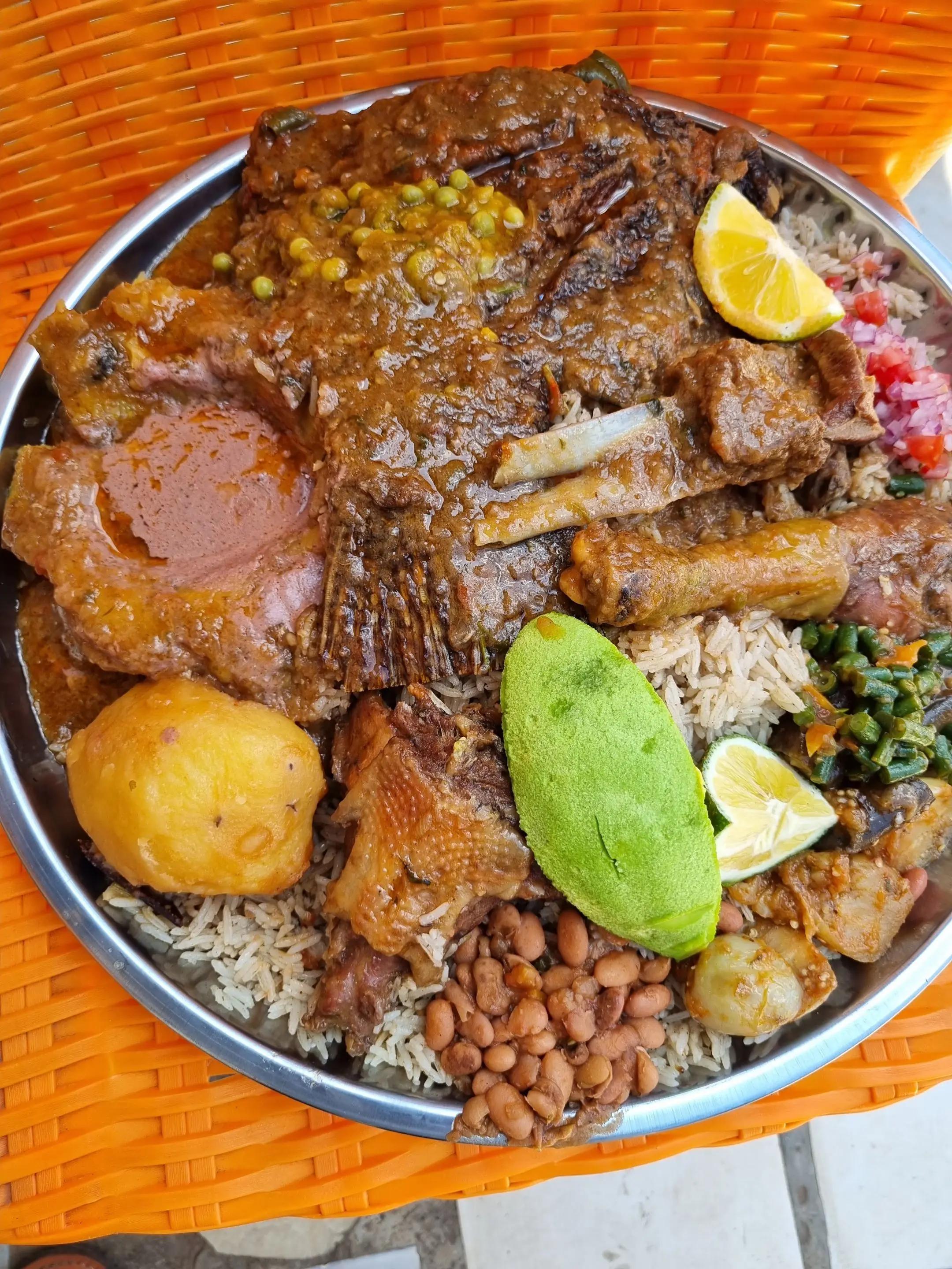 @Zauja Restaurant Lusaniya