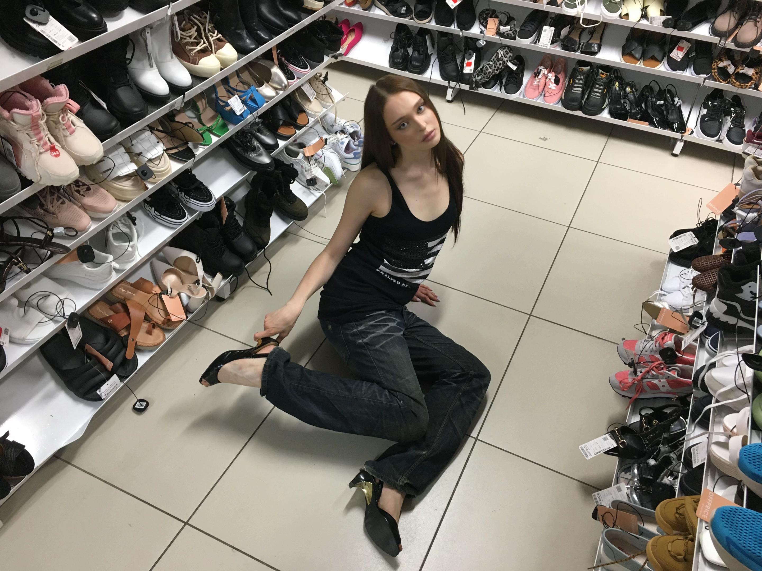 @anya