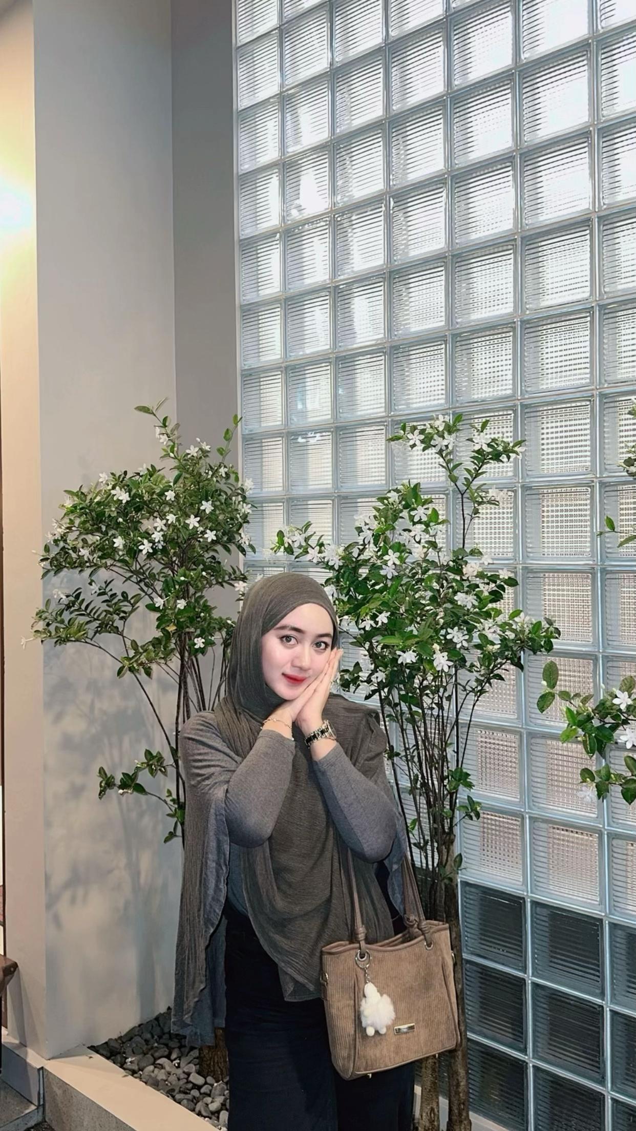 @neli