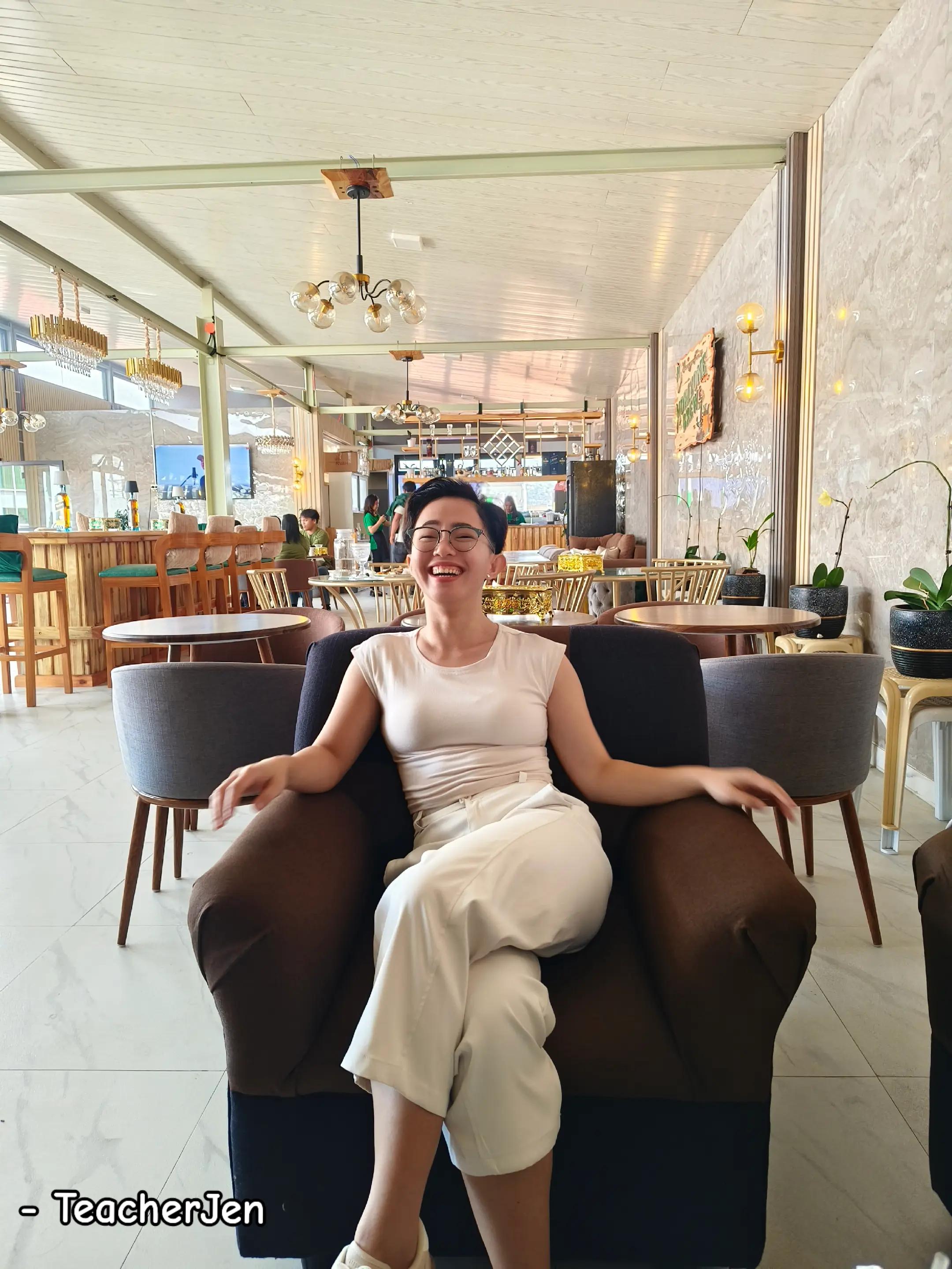 @Jeni Rose🏳️🌈🌻