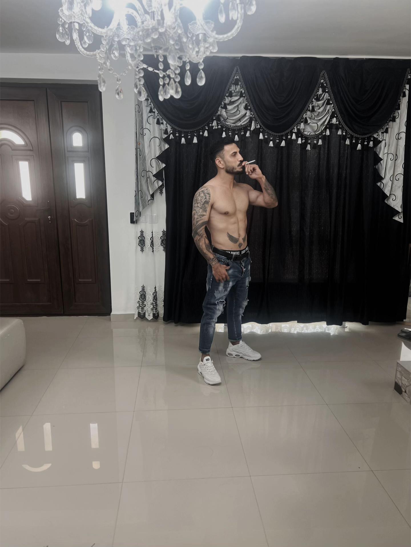 @MădăLin 👑