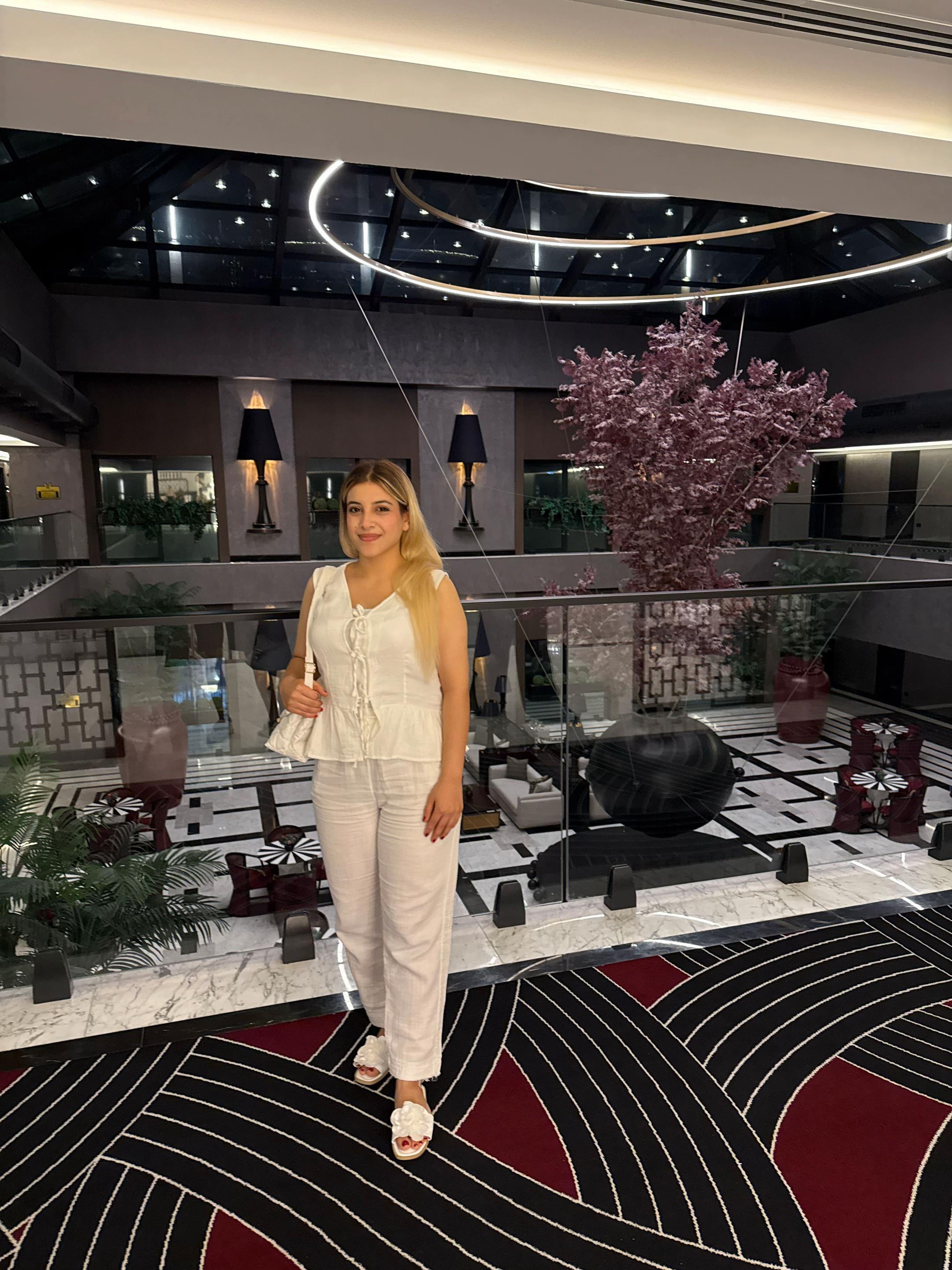 @nur.özpınar