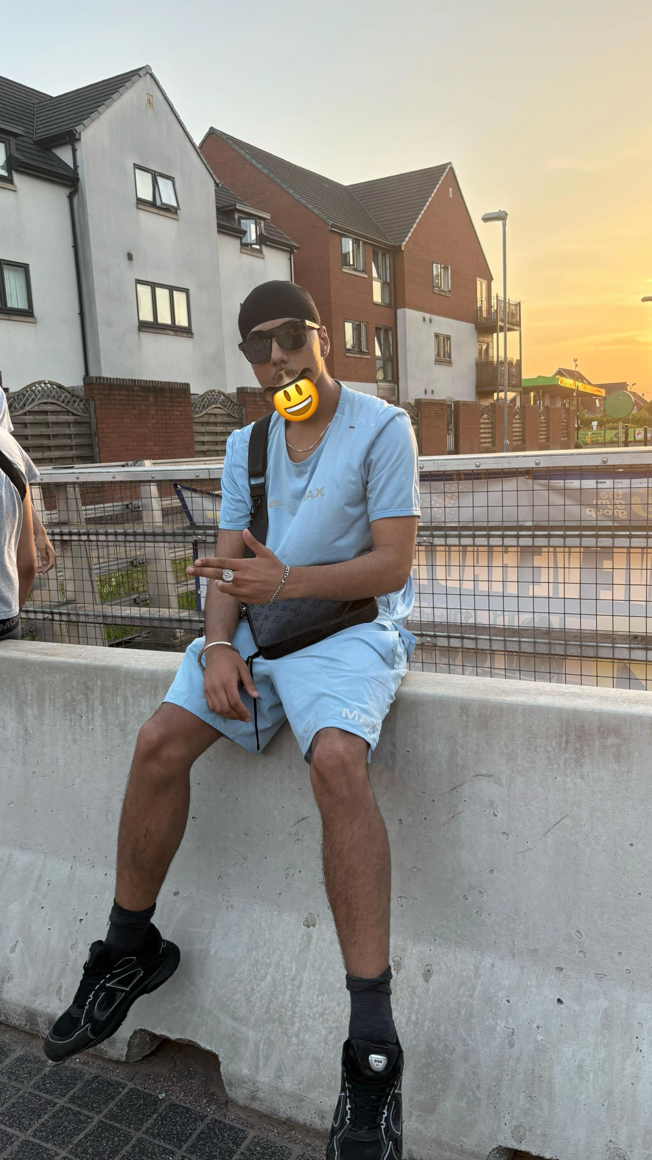 @js ☬