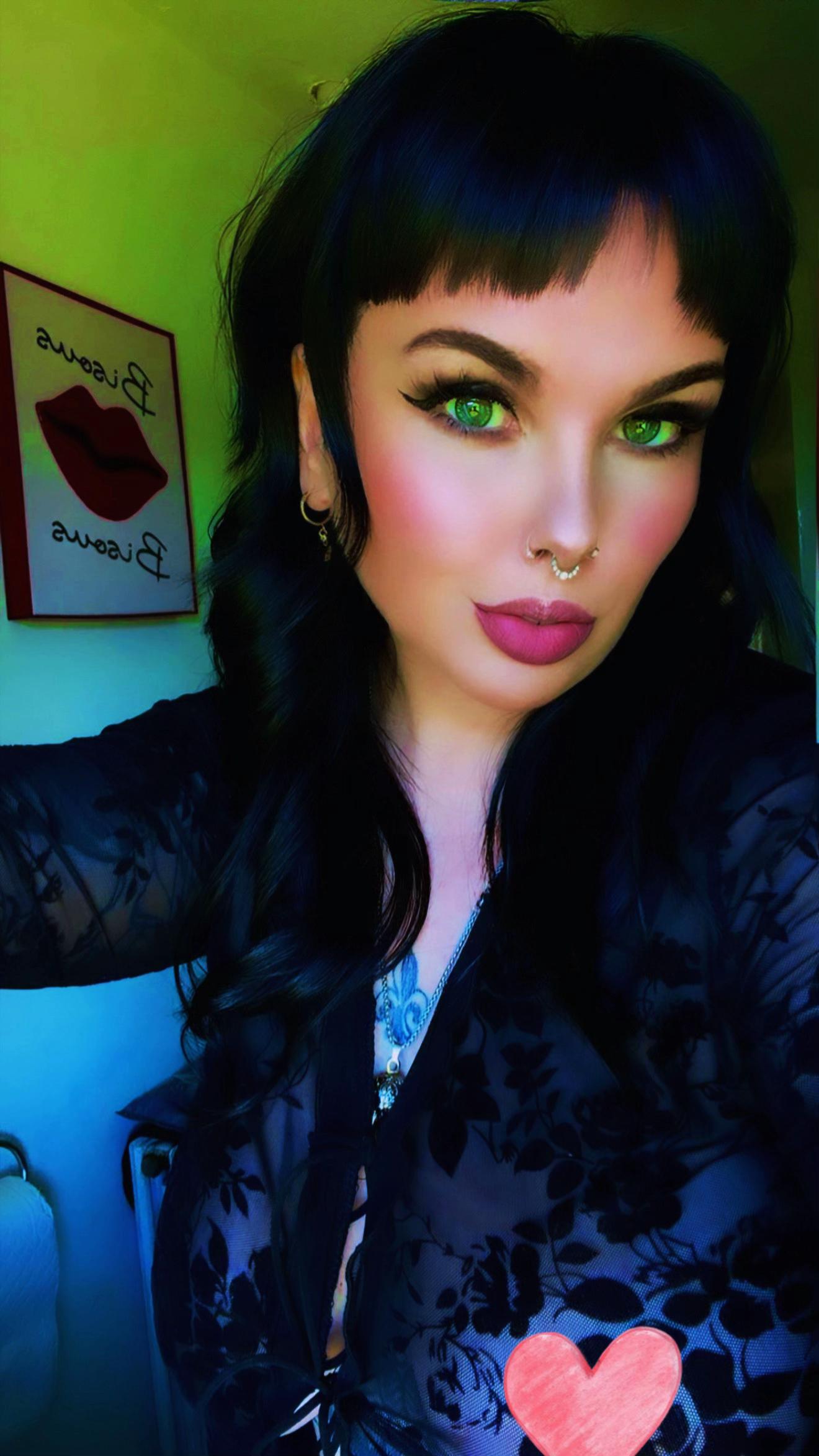 @𝕾𝖆𝖉𝖎𝖊-𝕸𝖆𝖗𝖎𝖊 🥀