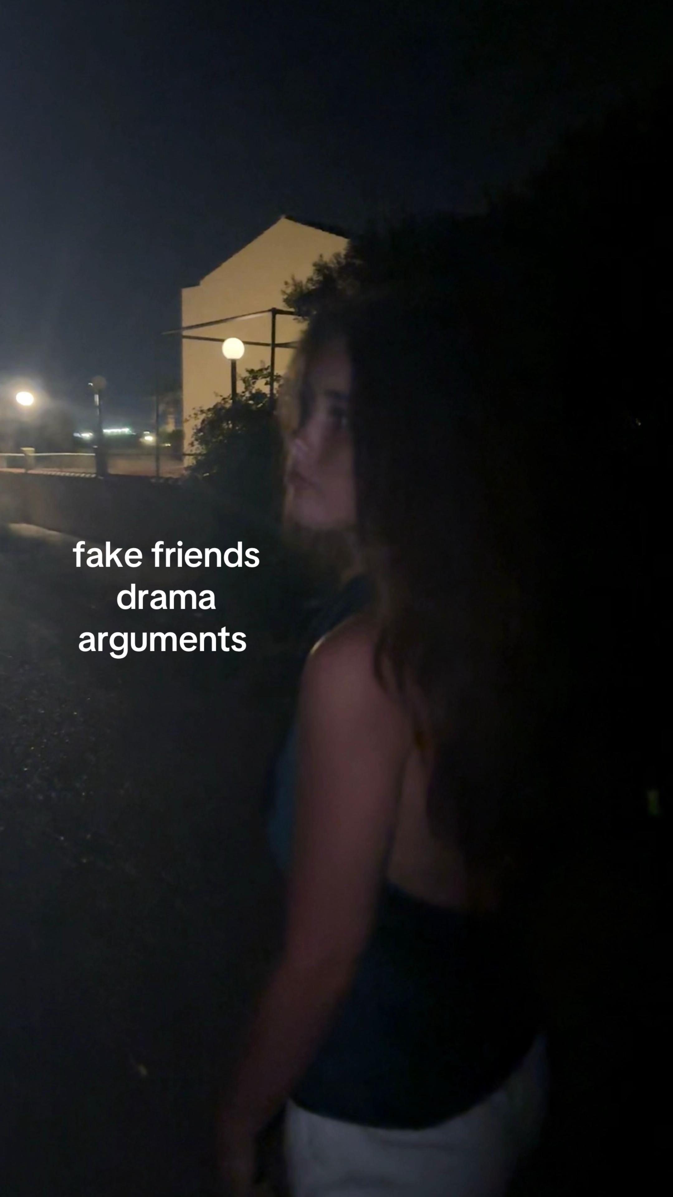 @lolafayee