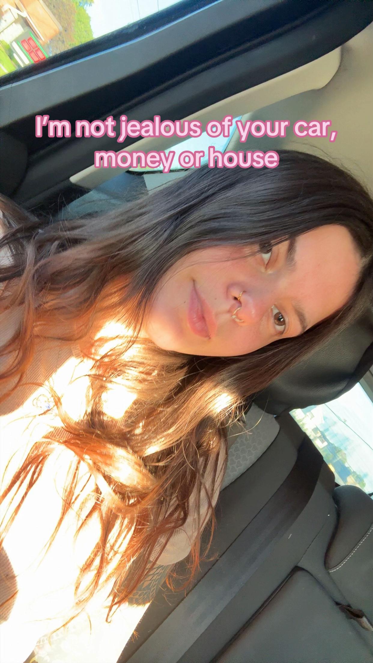 @katlyneroberts