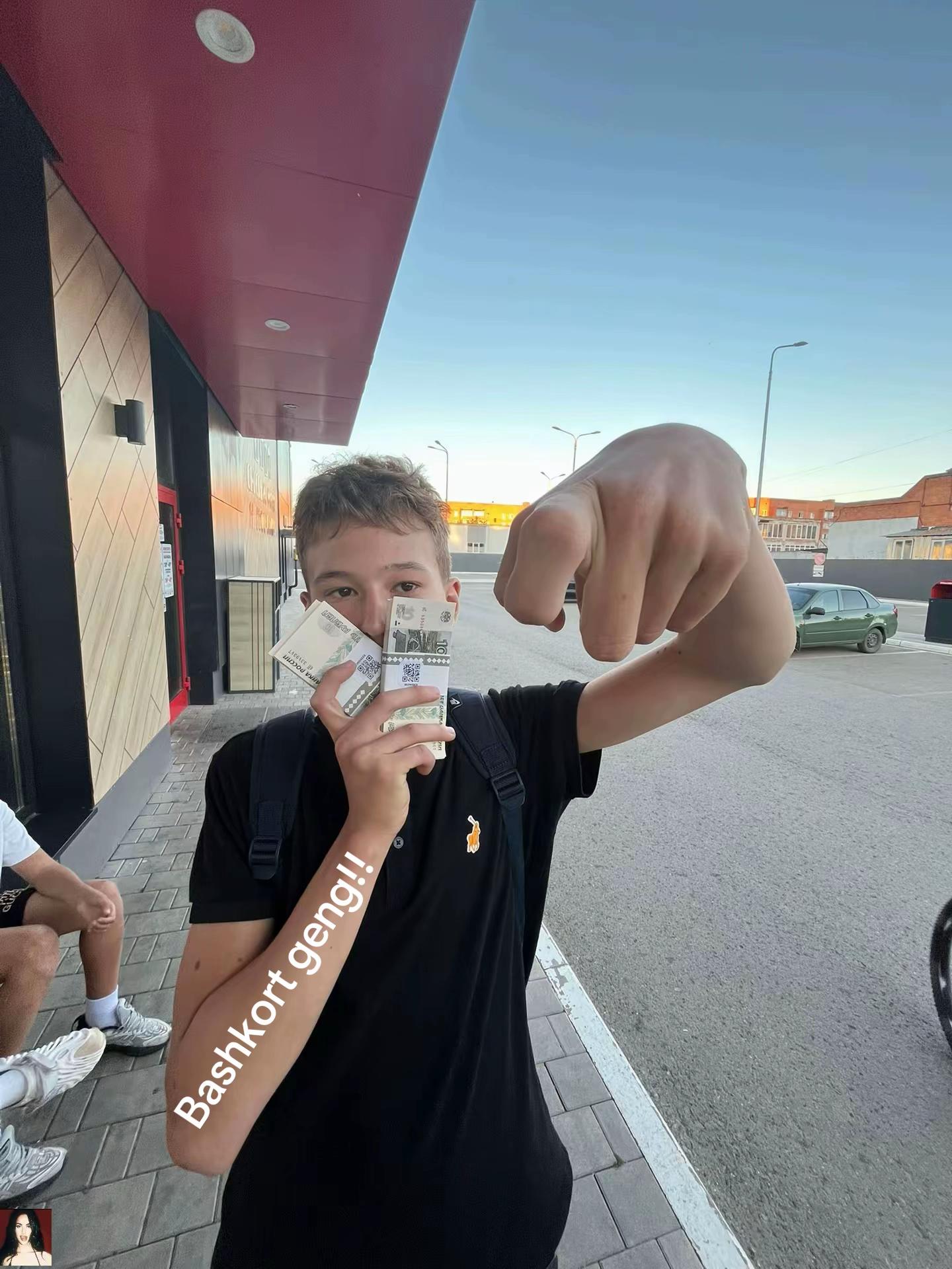 @HoodBroke_000