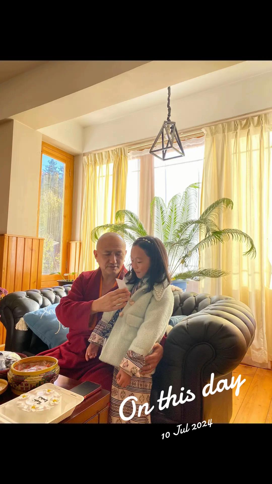 @ཝང་བཟངམོ་བསོད་ནམས་བུ་ཁྲིད།