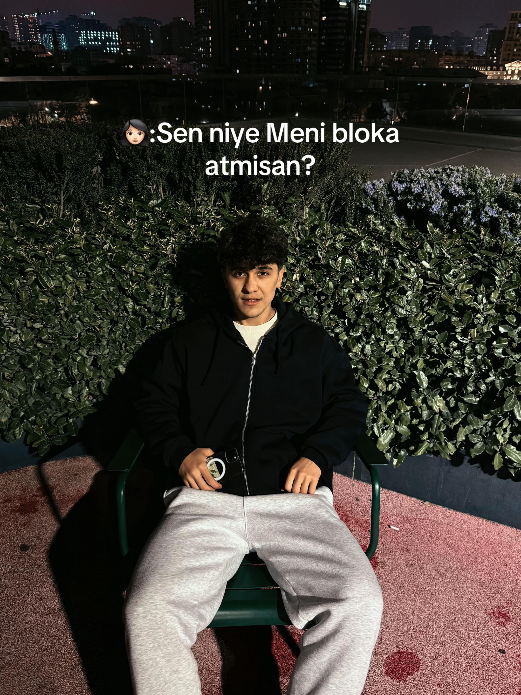 @A L I 🕸️