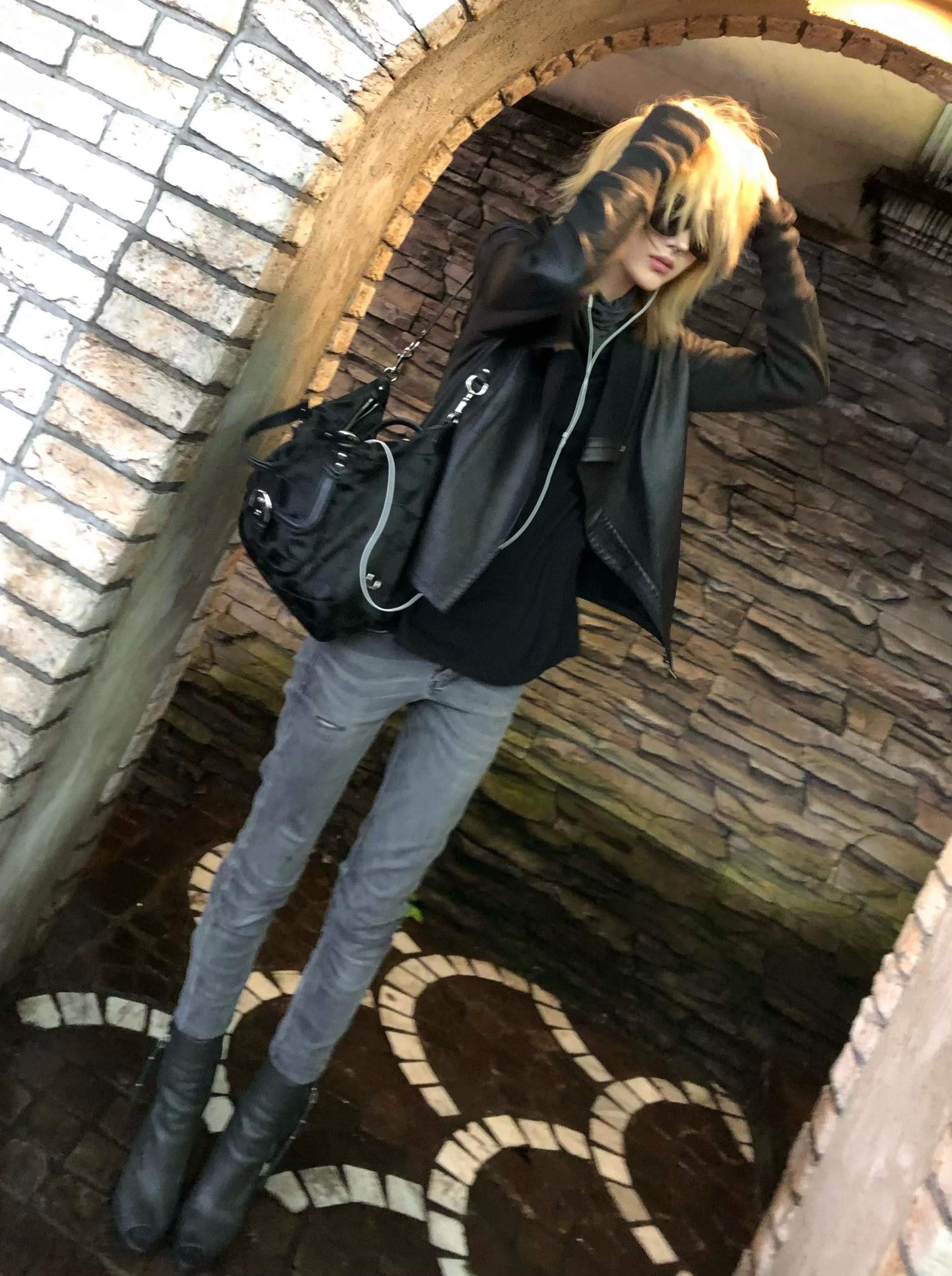 @月