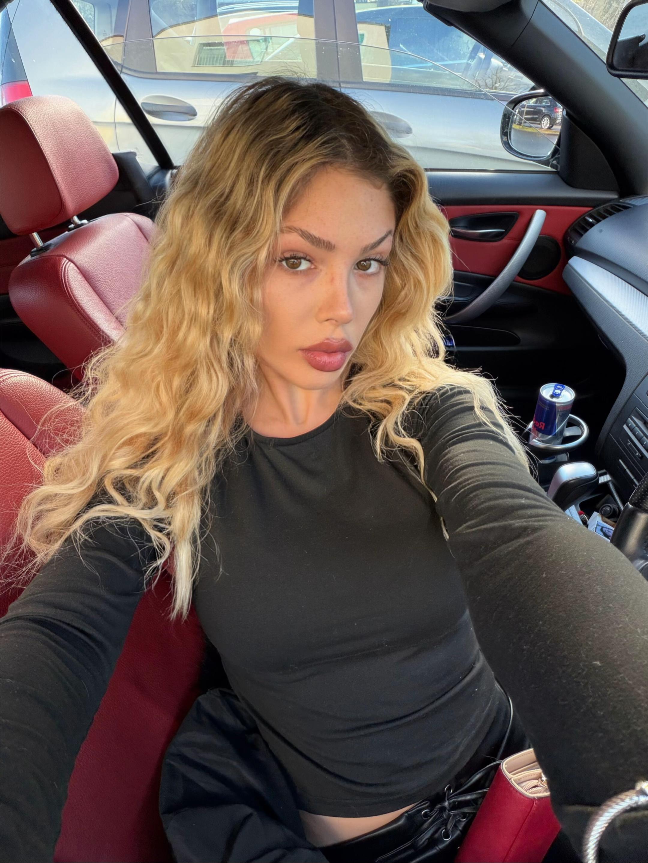 @selena.paradiso