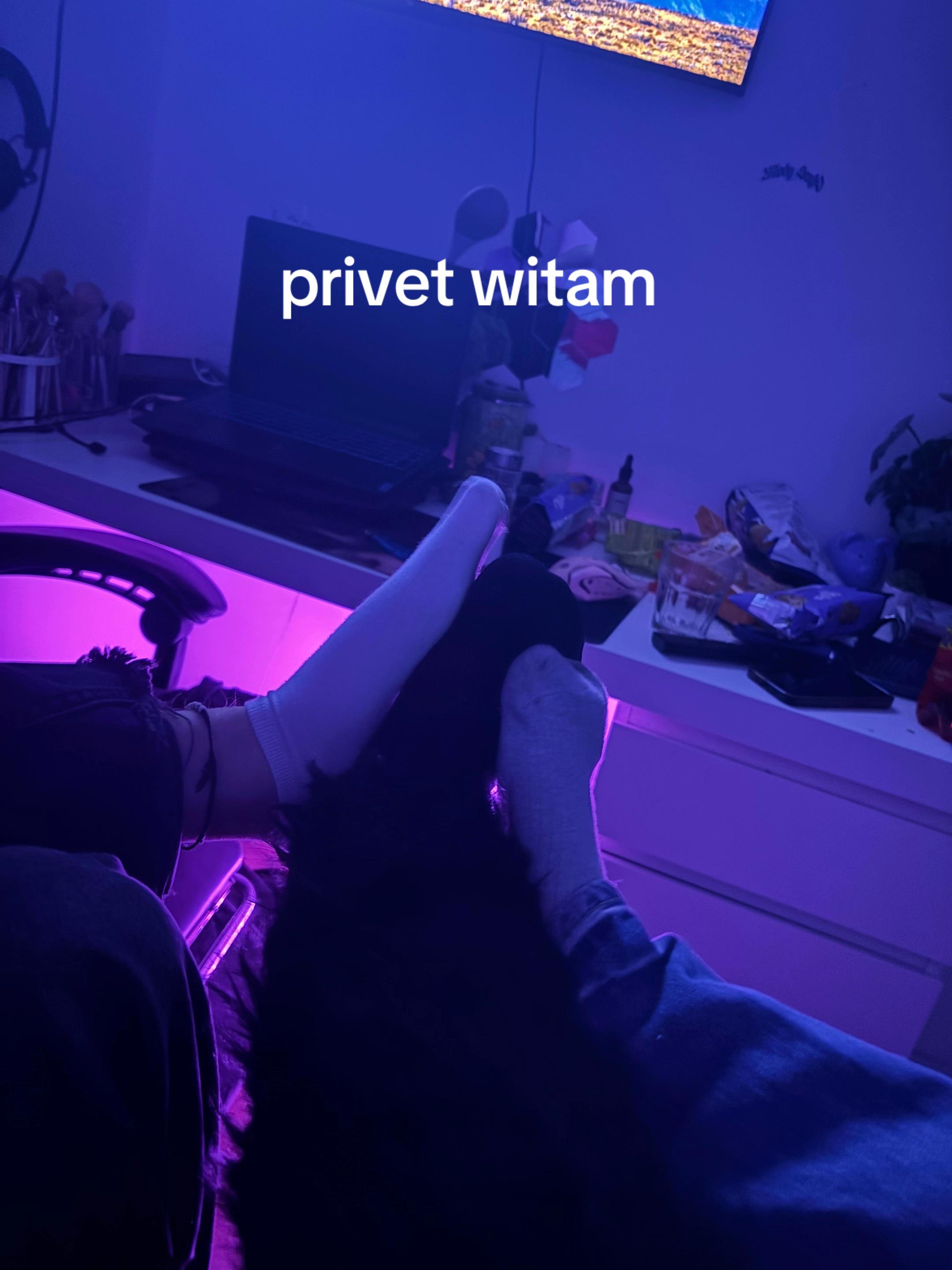 @𖣂